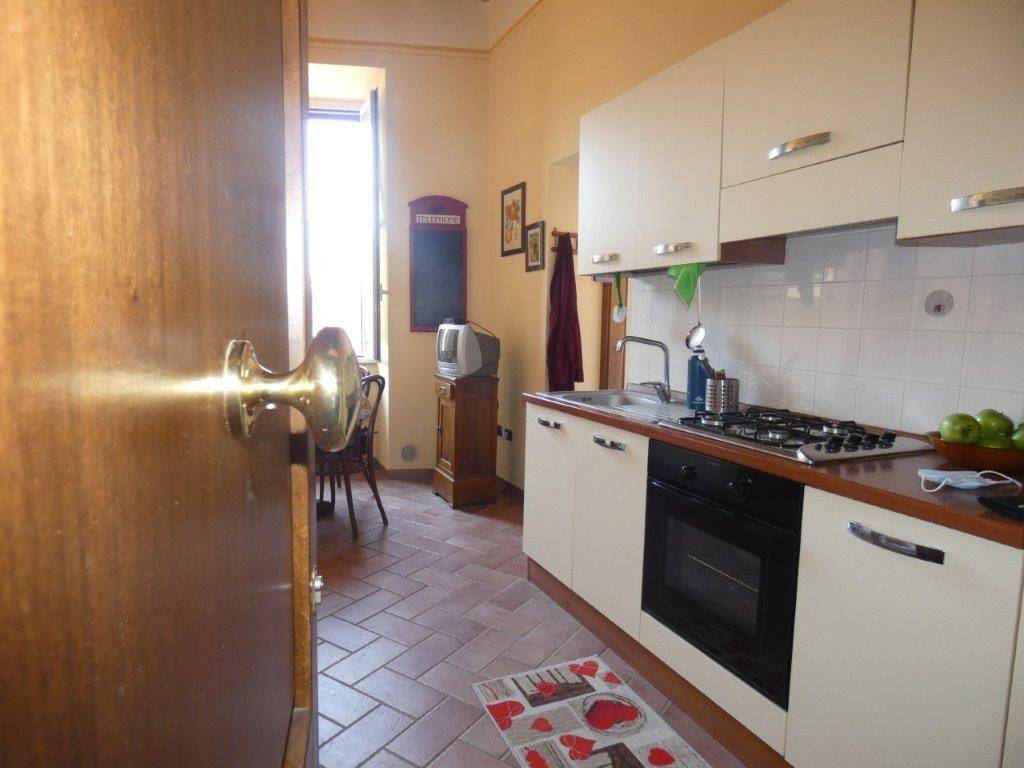 Appartamento a Viterbo in Piazza della Rocca - Foto 4