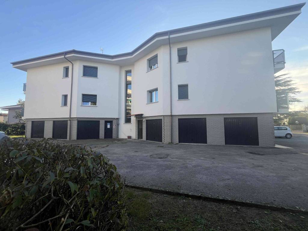 Appartamento a Castelletto sopra ticino in Via Palermo - Foto 3