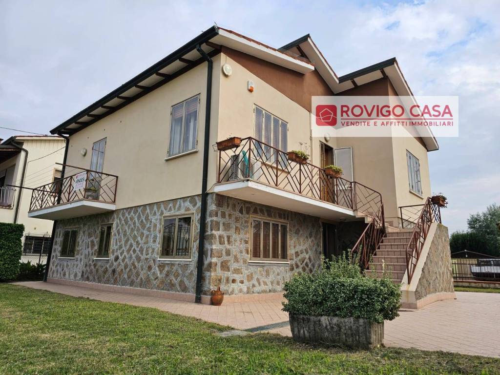 Casa indipendente a Rovigo in Viale Porta Adige, 52 - Foto 3