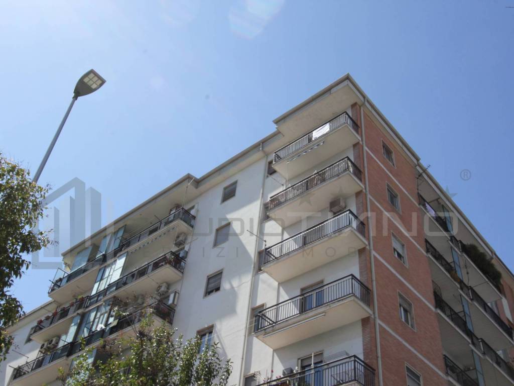 Appartamento a Cosenza in VIA DOLFO QUINTIERI, 44 - Foto 3
