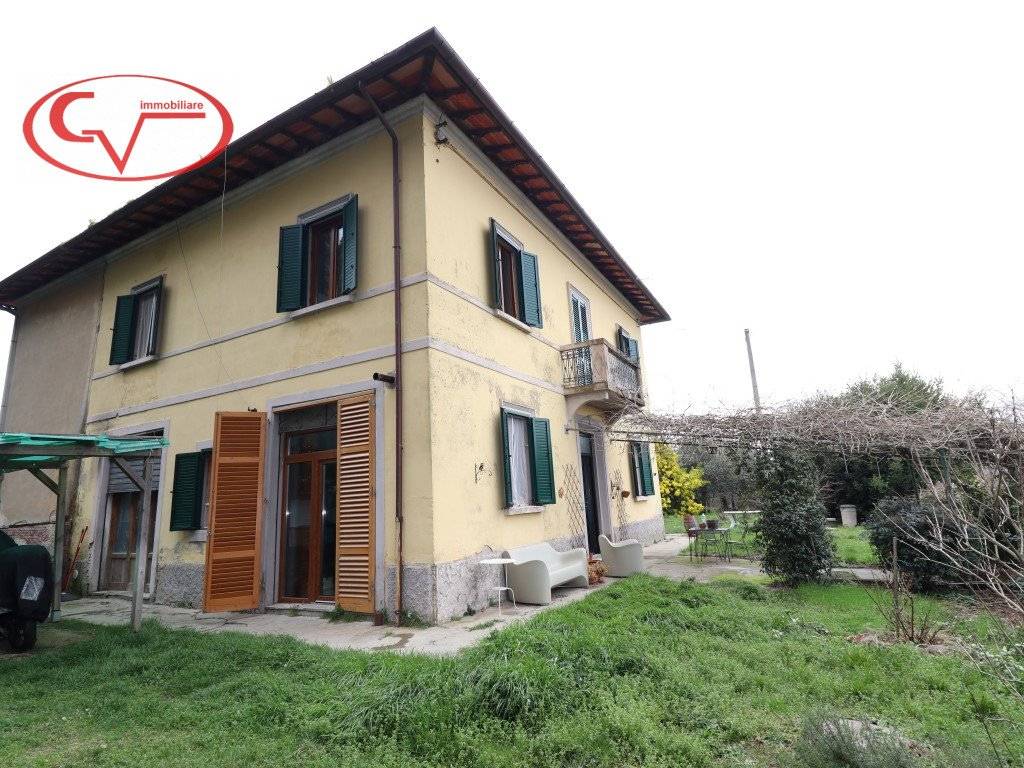 Villa a Montevarchi in Strada Provinciale di Mercatale - Foto 3