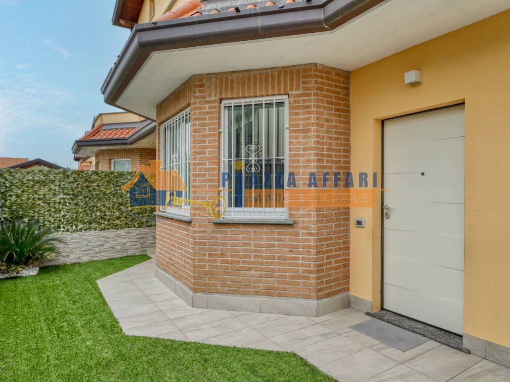 Villa a Carnago in Rione Colombera - Foto 2