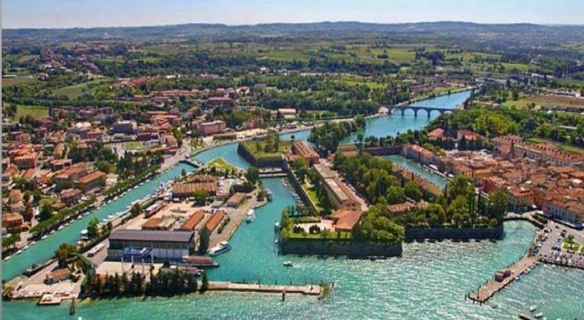 Villetta a schiera a Peschiera del garda in Via Sandra Mondaini, 12 - Foto 5