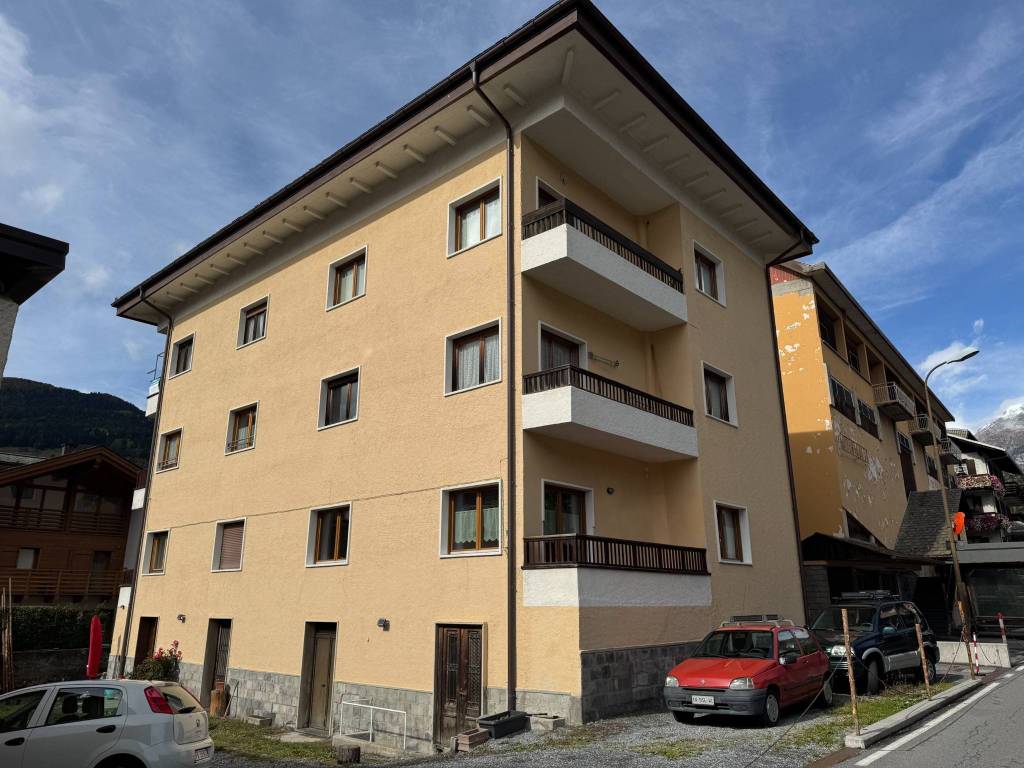 Appartamento a Bormio in Via Maurizio Quadri, 3 - Foto 2