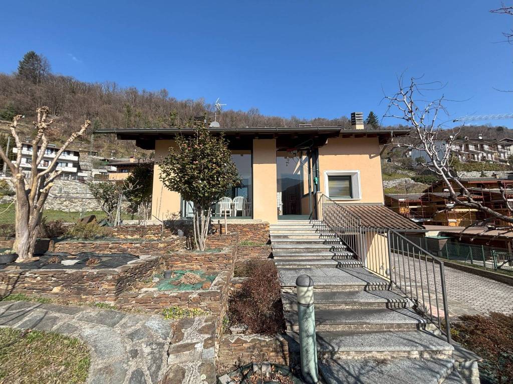 Villa a Morbegno in Viale Tommaso Ambrosetti, 21 - Foto 3