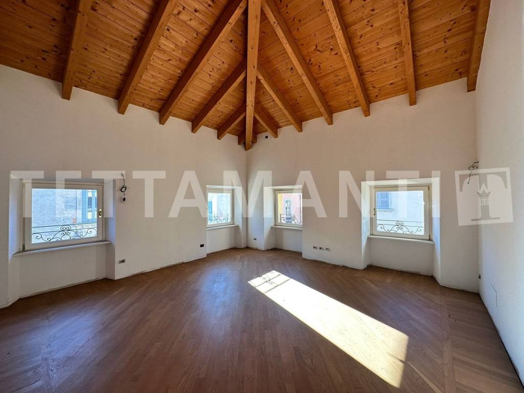 Appartamento a Como in Via Indipendenza, 16 - Foto 2