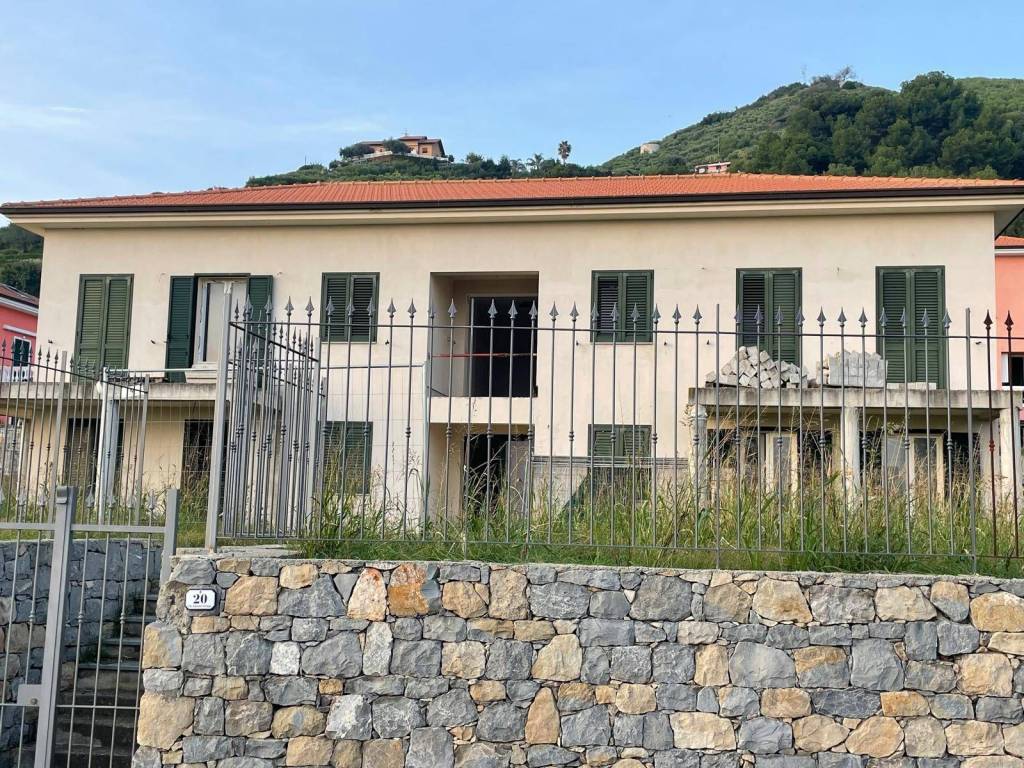Appartamento a Ventimiglia in Via Antonio Orengo, 20 - Foto 2