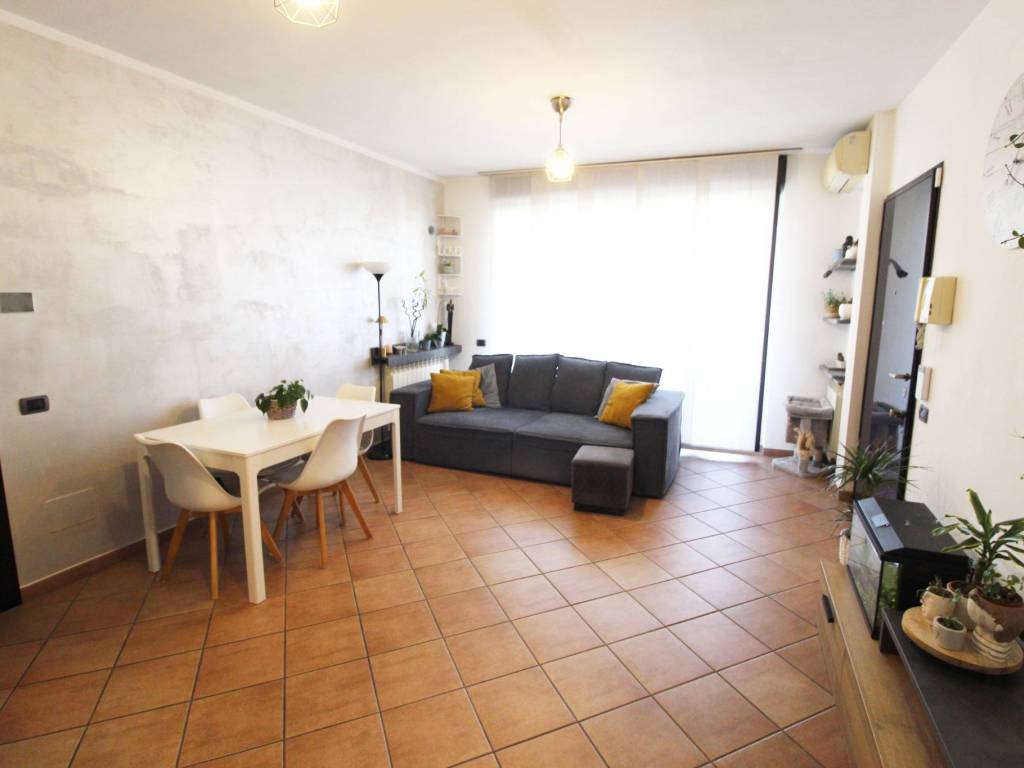 Appartamento a Gorla minore in Via Roma, 11 - Foto 3