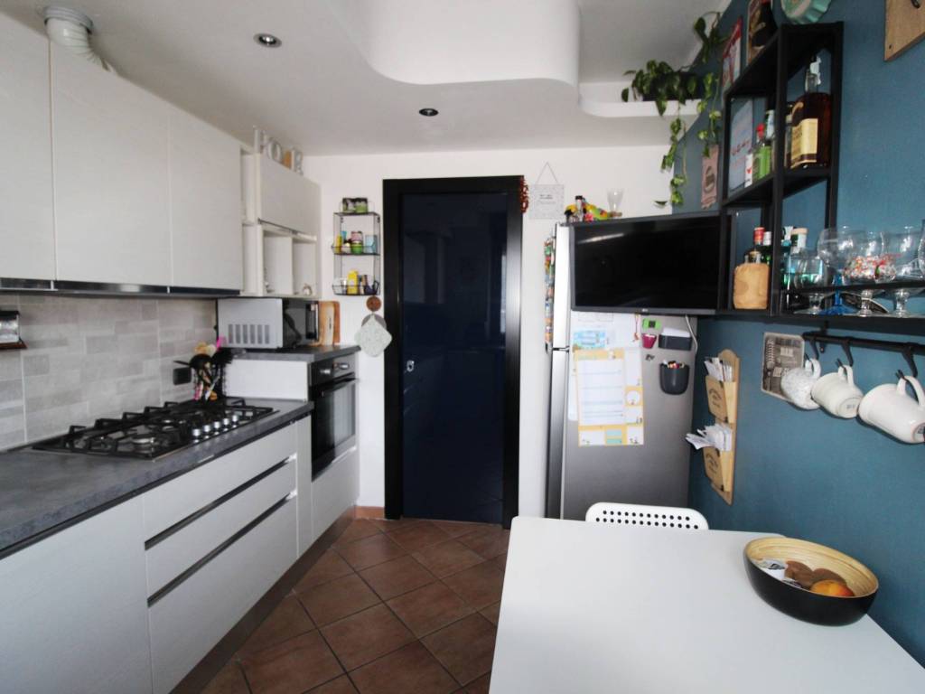 Appartamento a Gorla minore in Via Roma, 11 - Foto 4