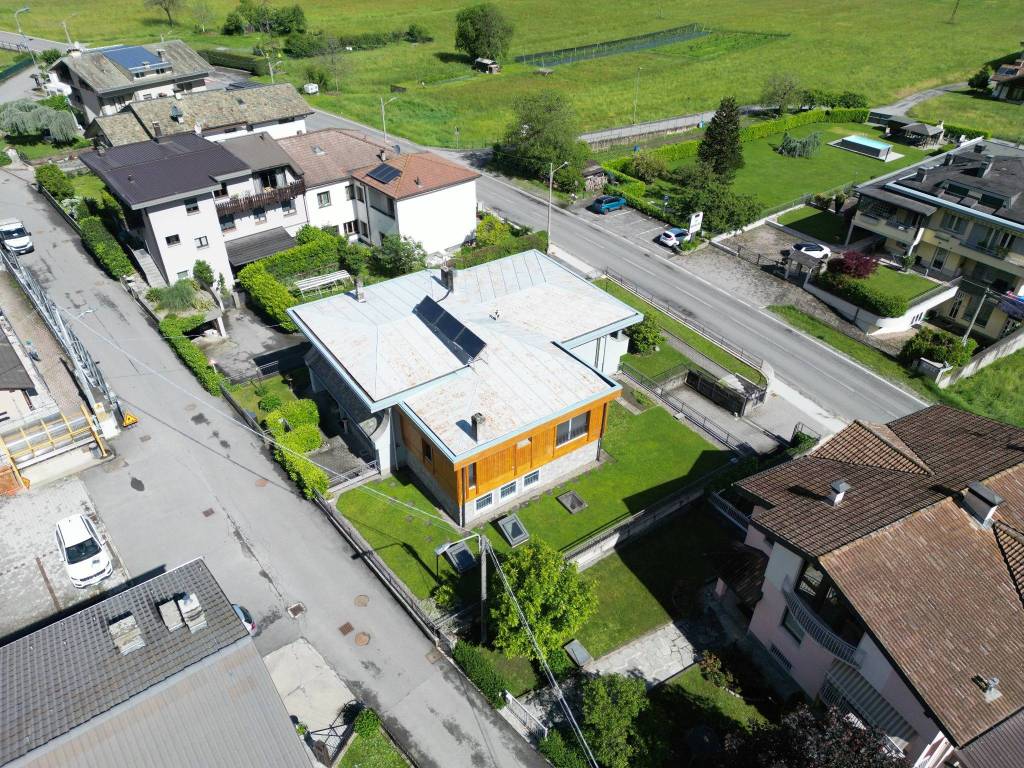 Villa a Morbegno in Viale Tommaso Ambrosetti, 21 - Foto 3