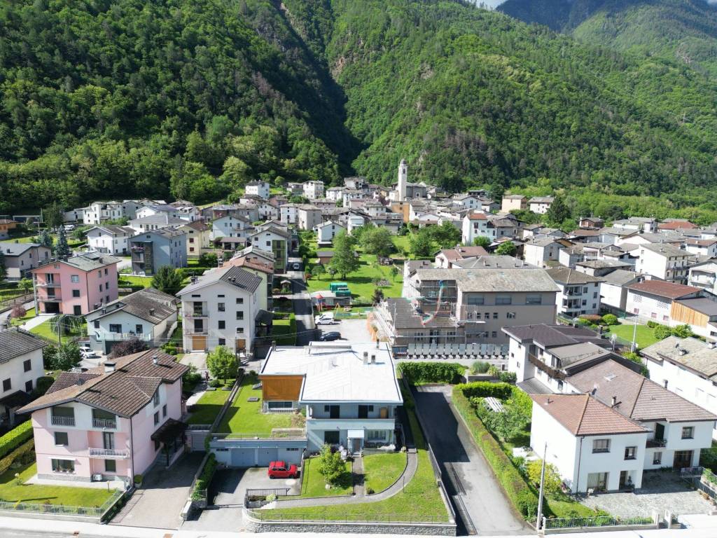 Villa a Morbegno in Viale Tommaso Ambrosetti, 21 - Foto 4