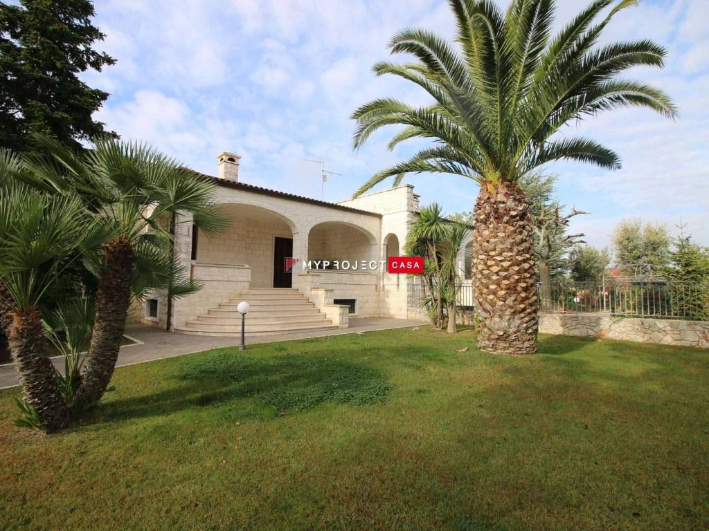 Villa a Fasano in Viale del Castelluccio, 48 - Foto 2