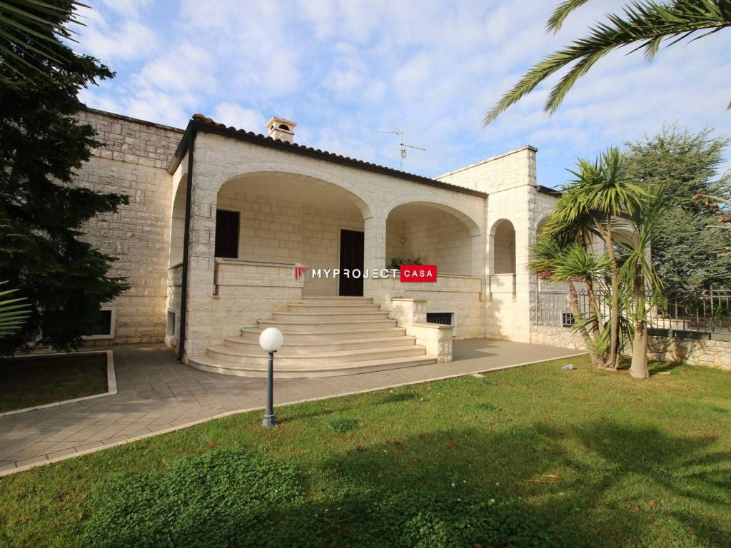 Villa a Fasano in Viale del Castelluccio, 48 - Foto 3