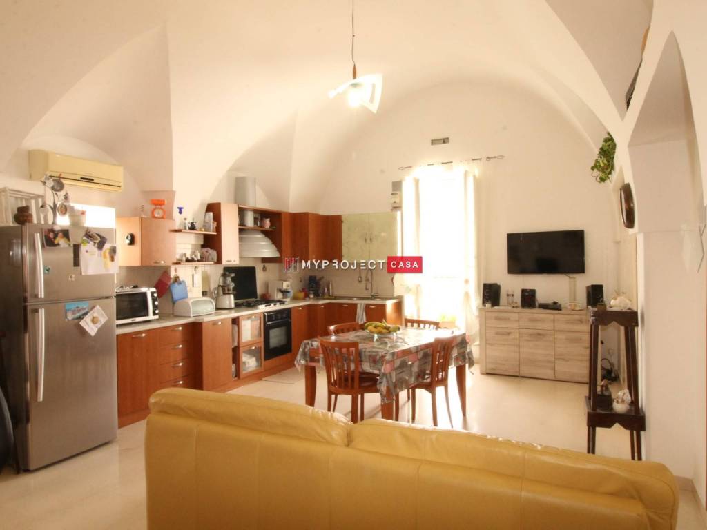 Appartamento a Martina franca in VIA MERCADANTE , 6 - Foto 2