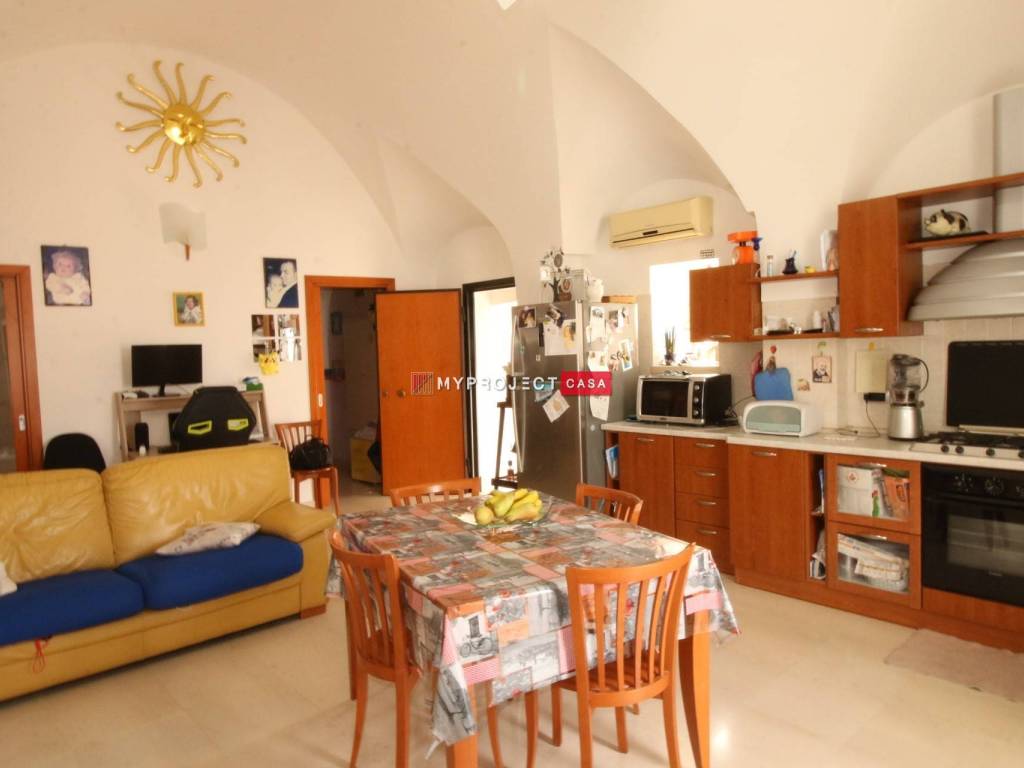 Appartamento a Martina franca in VIA MERCADANTE , 6 - Foto 3