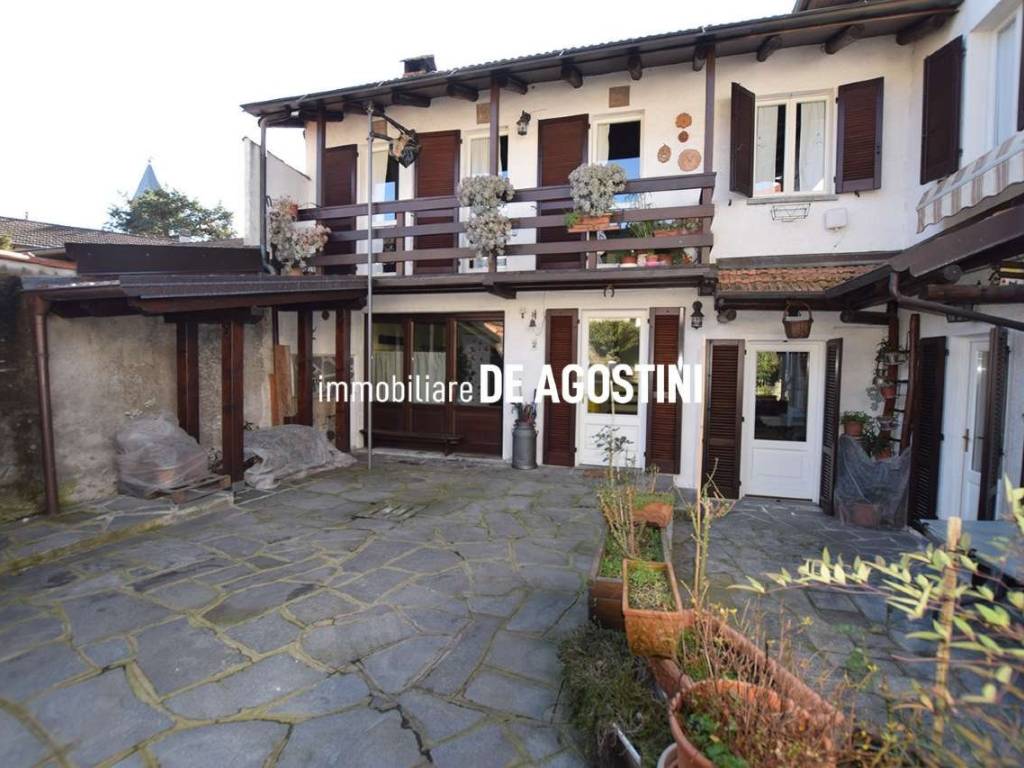 Casa indipendente a Arona in piazza Angelo Gnemmi - Foto 2