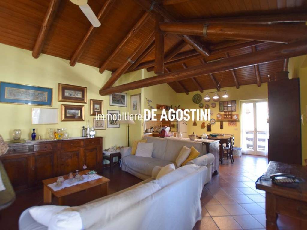 Casa indipendente a Arona in piazza Angelo Gnemmi - Foto 4