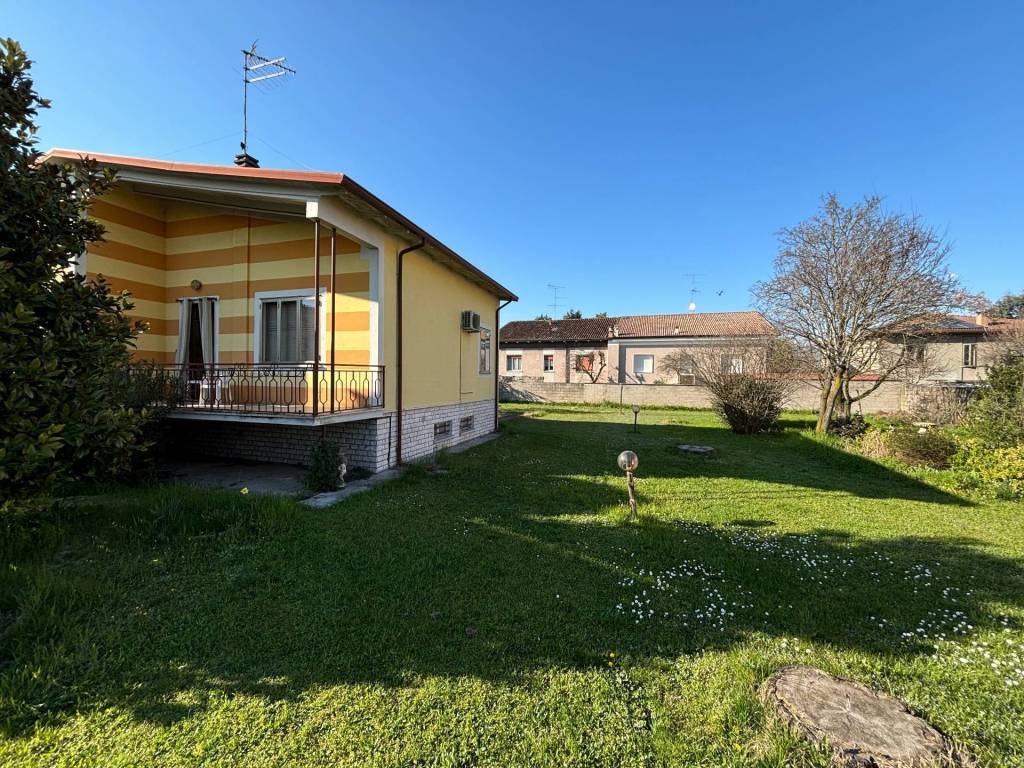 Villa a Rodigo in Via Allende, 13 - Foto 2