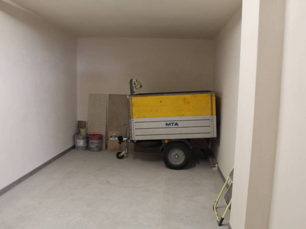 Box / garage a Francavilla fontana in Via Giuseppe Mazzini, 47 - Foto 2