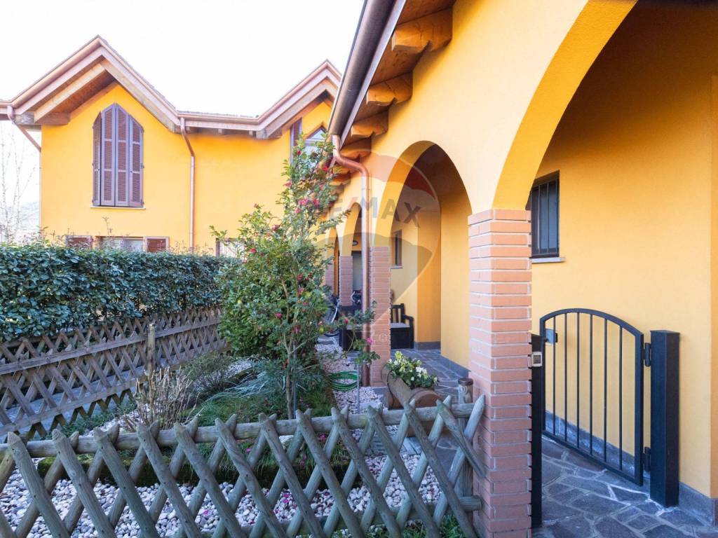 Appartamento a Oggiono in via al Mognago, 10 - Foto 2