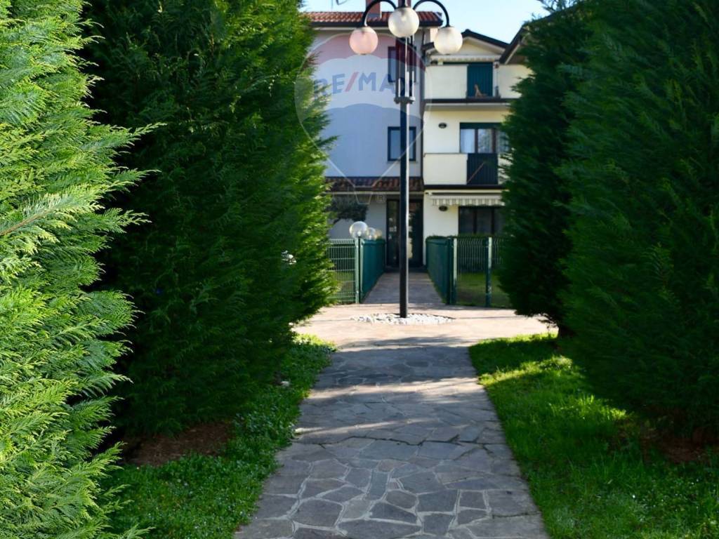 Appartamento a Gerenzano in VIA MONETA, 40 - Foto 2