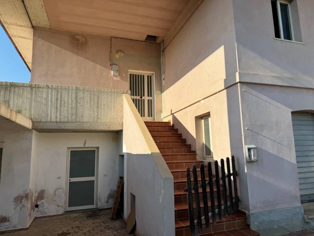 Palazzo / stabile a Alba adriatica in Via del Vecchio Forte, 60 - Foto 3