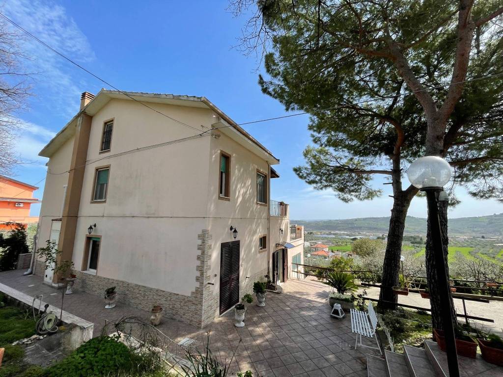 Villa a Collecorvino - Foto 2