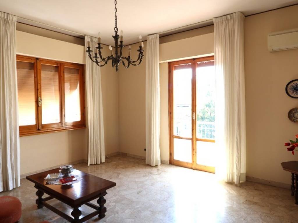 Appartamento a Montevarchi in Via Vincenzo Bellini - Foto 4