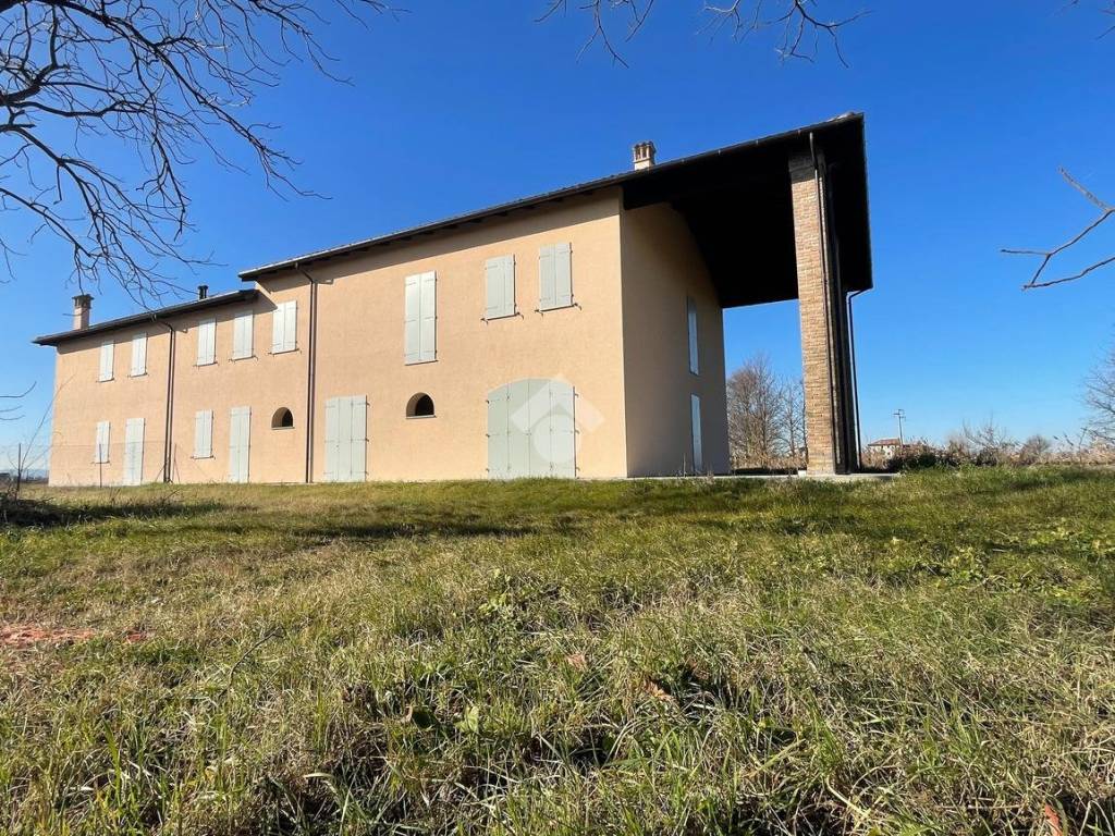 Villa a Budrio in Via S. Vitale, 93 - Foto 2