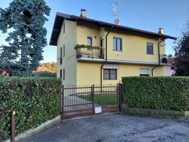 Appartamento a Albizzate in Via Monte Rosa, 17 - Foto 2