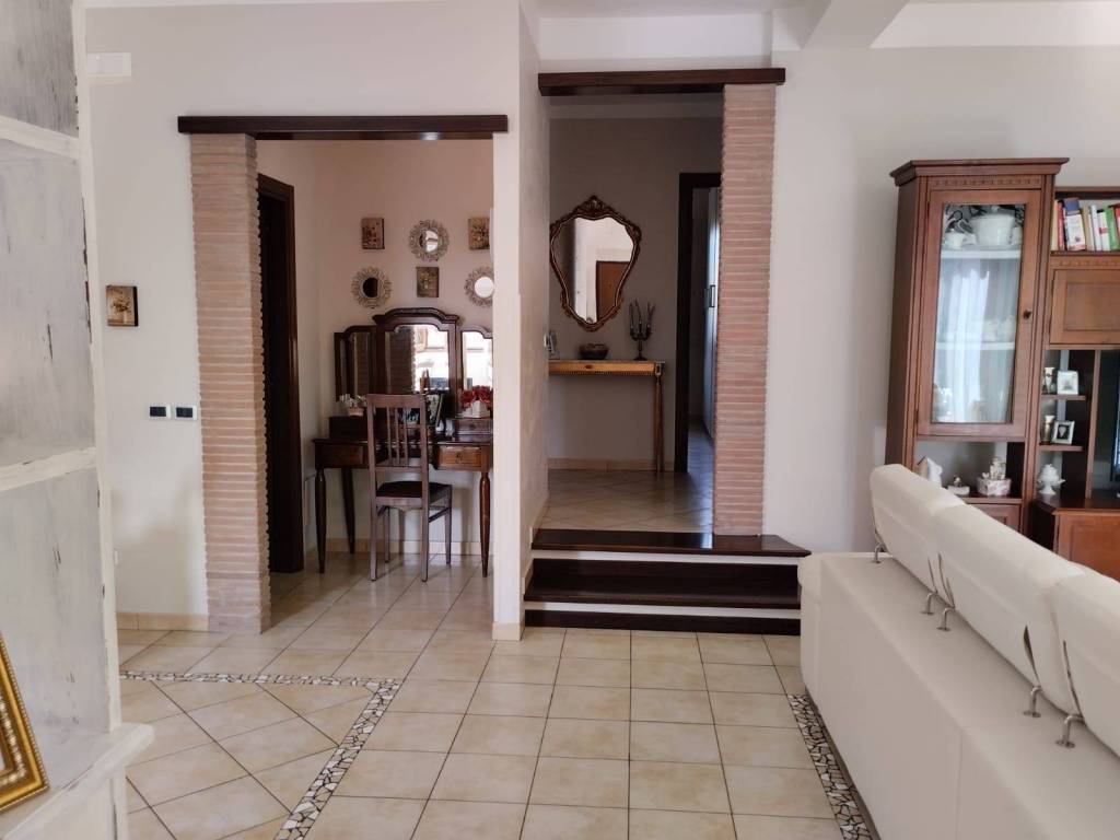 Villa a Fondi in Via Diversivo Acquachiara - Foto 2