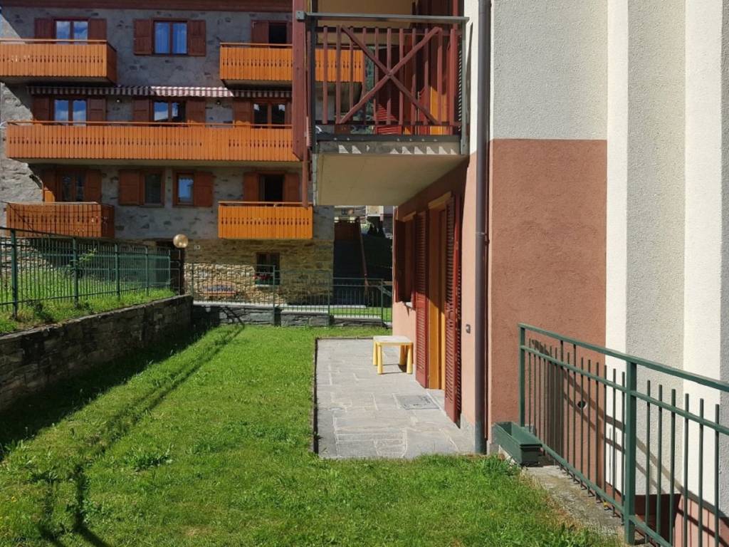 Appartamento a Chiesa in valmalenco in Contrada Battaini, 21 - Foto 2