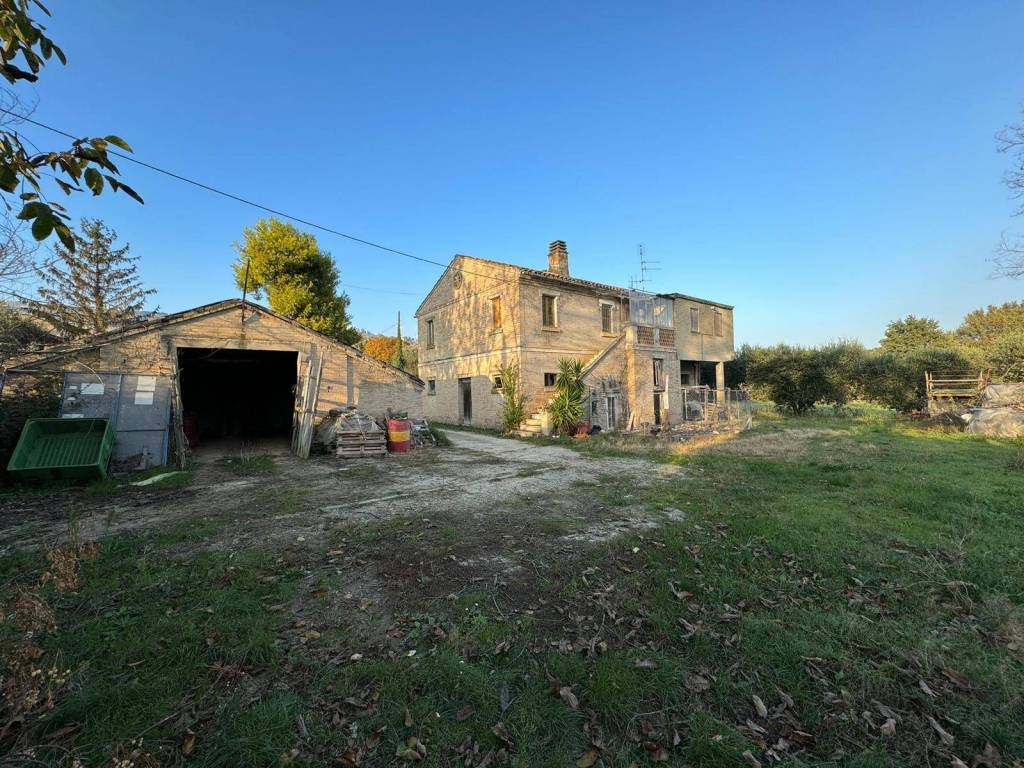 Rustico / casale a Monterubbiano in via San Pietro - Foto 2