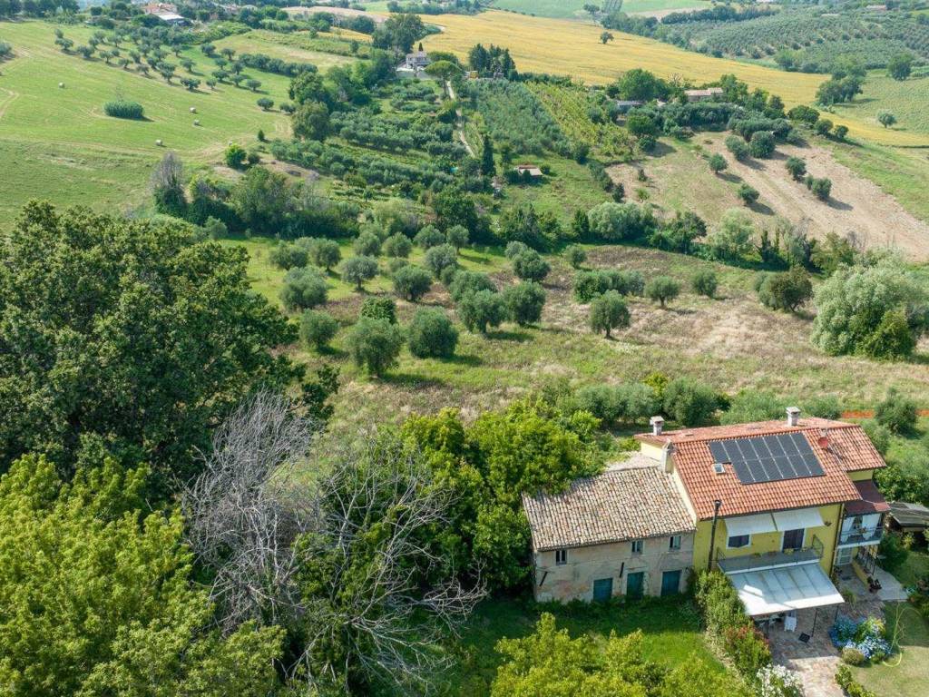 Rustico / casale a Monte san vito in VIA BOCCATINO , 16 - Foto 2