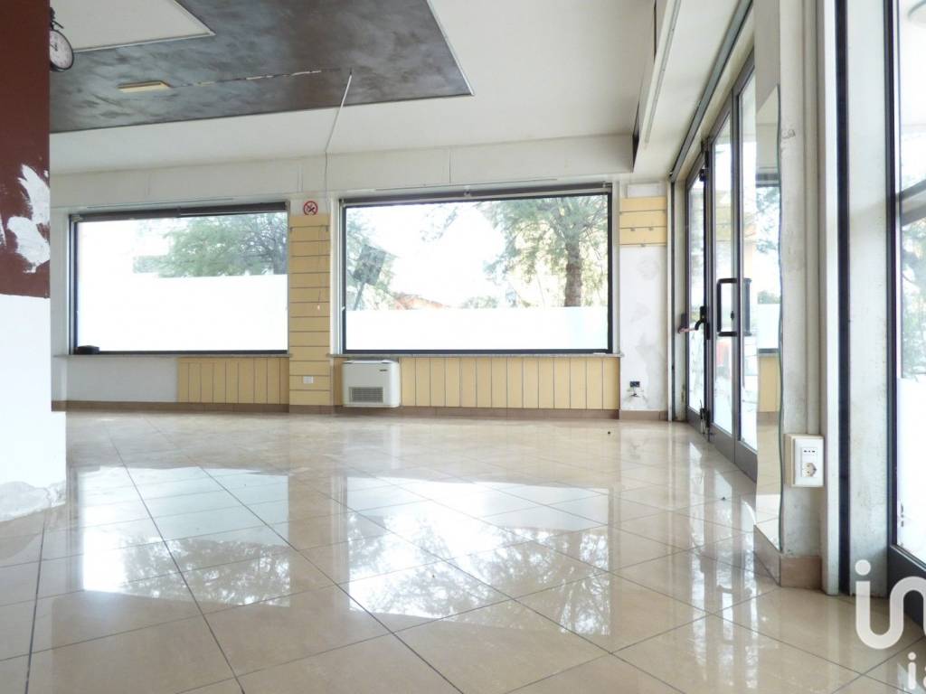 Immobile a Castiglione delle stiviere in Piazza PIAZZALE ARTISTI CASTIGLIONESI, 16 - Foto 4