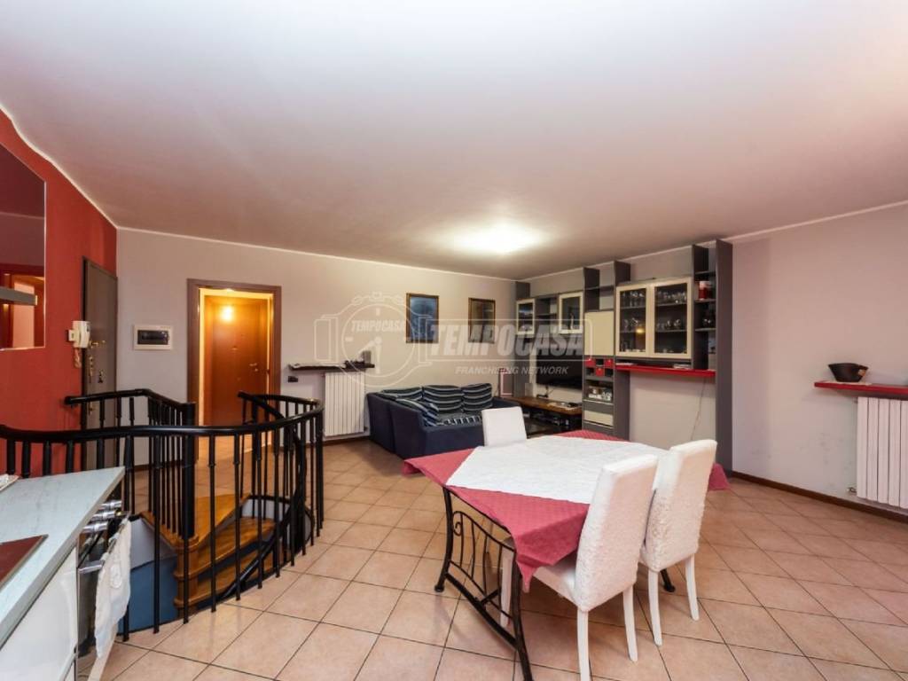 Appartamento a Cassago brianza in Via Vittorio Veneto 11 - Foto 5