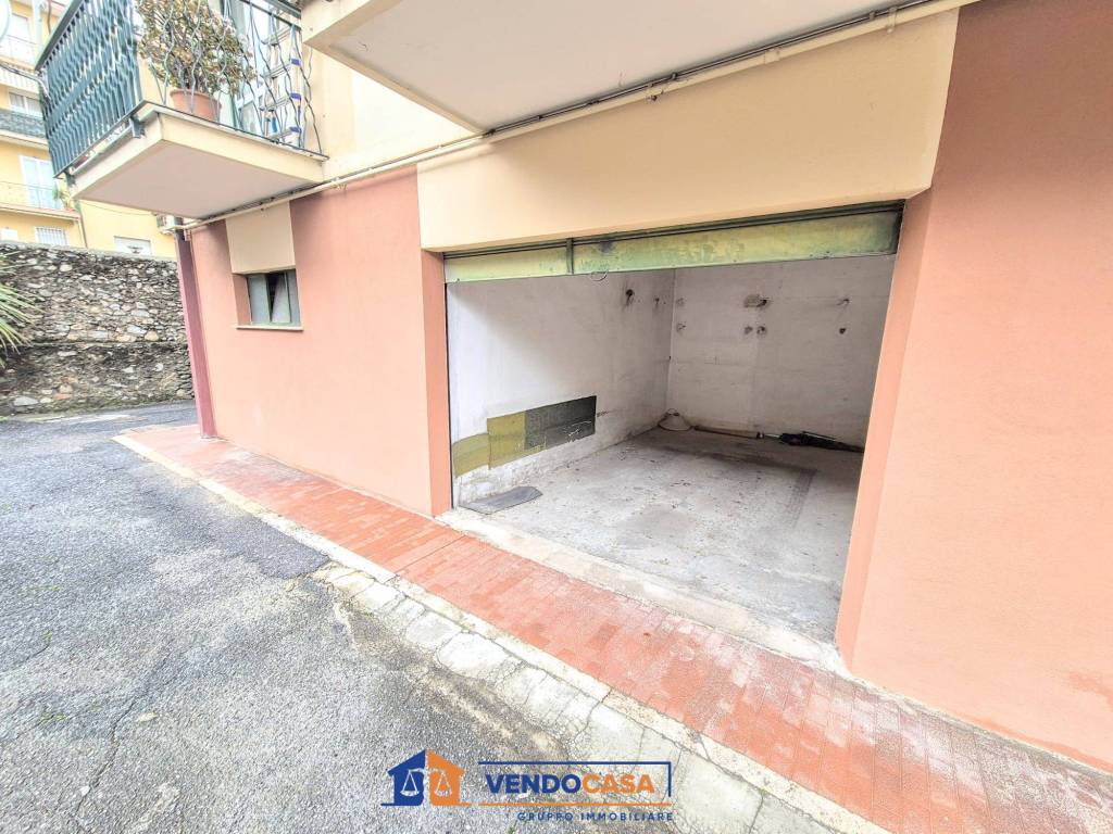 Box / garage a Finale ligure in Via Cesare Abba - Foto 4