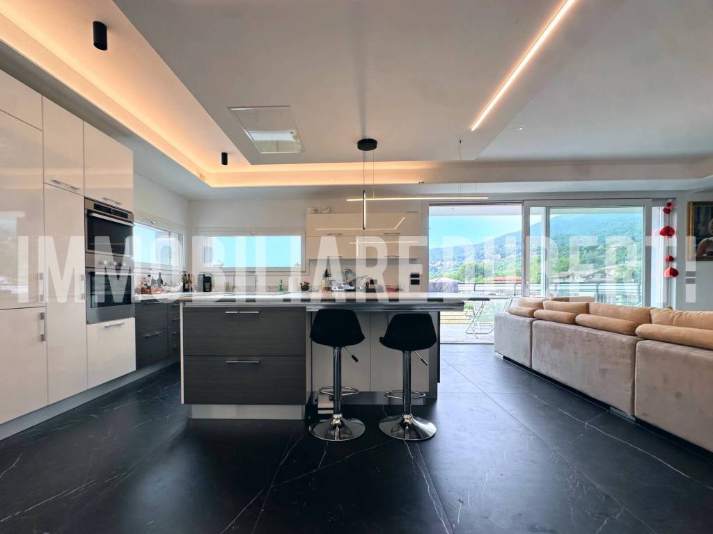 Villa a Gavirate in Via Peppino Rossi - Foto 3