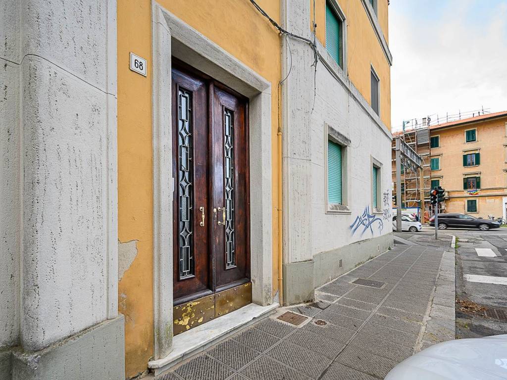 Appartamento a Livorno in Viale Giosuè Carducci - Foto 2