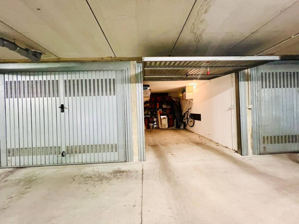 Box / garage a Cabiate in Via Ferdinando Anderloni, 44 - Foto 4