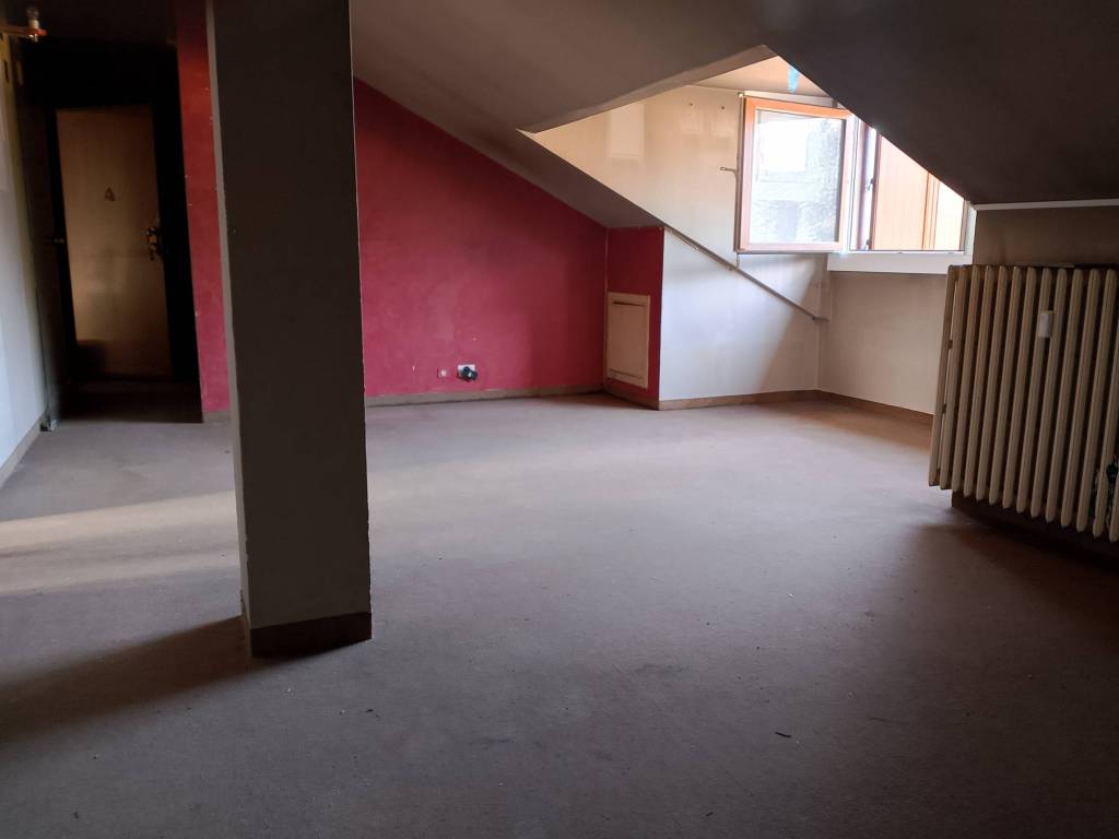 Attico / mansarda a Barge in Viale Giuseppe Mazzini - Foto 3