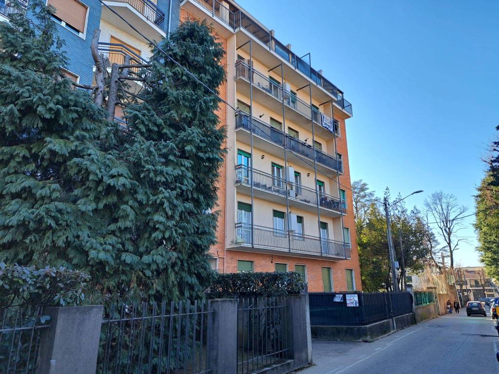 Appartamento a Tradate in Via Giuseppe Garibaldi, 8 - Foto 2