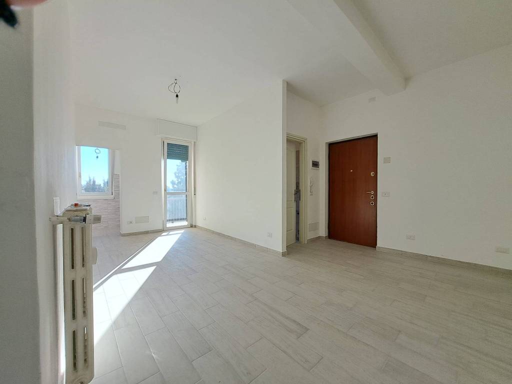 Appartamento a Tradate in Via Giuseppe Garibaldi, 8 - Foto 4