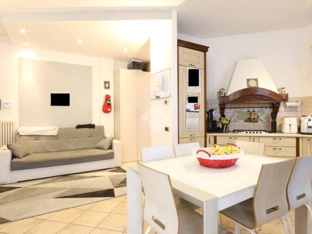 Appartamento a Como in Via Bellinzona, 40 - Foto 2