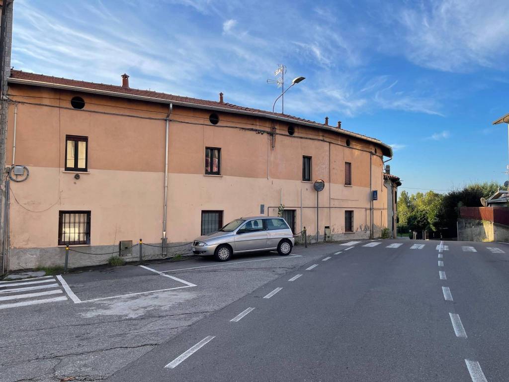 Palazzo / stabile a Carnago in Via Dante Alighieri, 14 - Foto 4