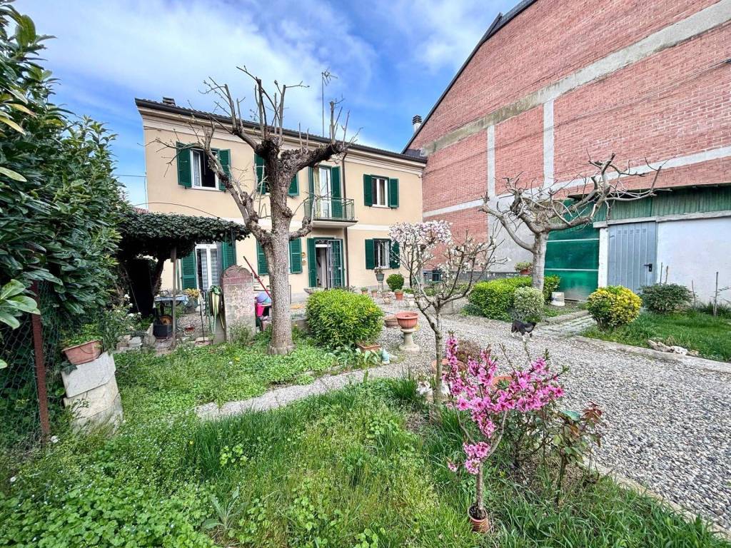 Casa indipendente a Alessandria in Via Ventotto Marzo 1921 - Foto 2
