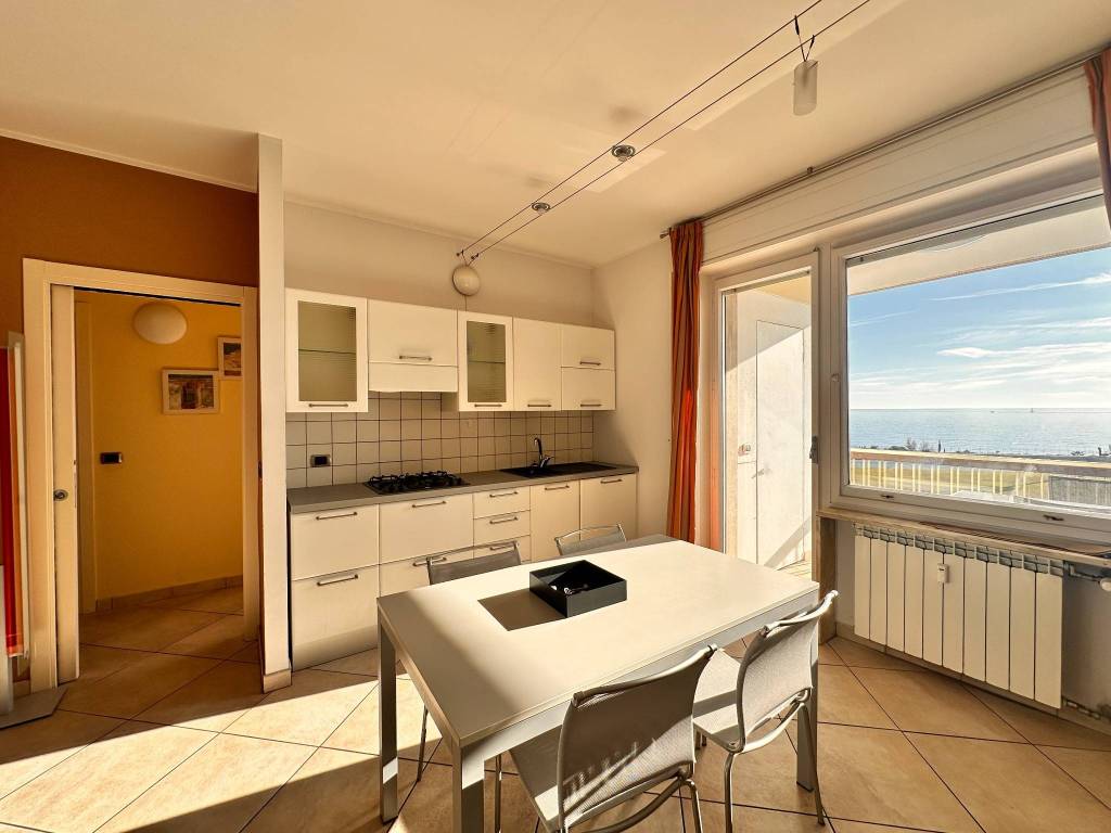 Attico / mansarda a Sanremo in Via Privata al Sole, 4 - Foto 3