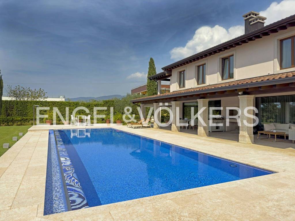 Villa a Bardolino in Via Campagnola - Foto 2