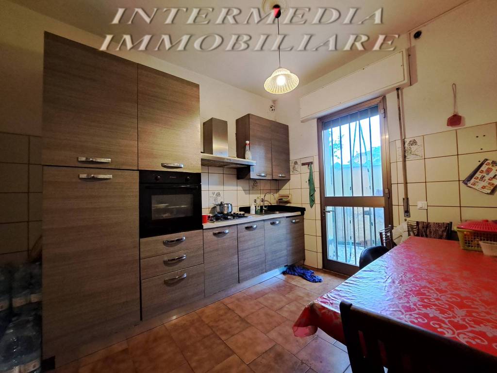 Appartamento a San giovanni valdarno in Via Vittorio Veneto - Foto 3