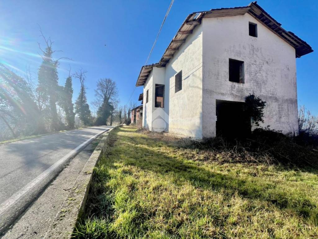 Villa a Montiglio monferrato in Regione Bricco di Scandeluzza, 6 - Foto 3